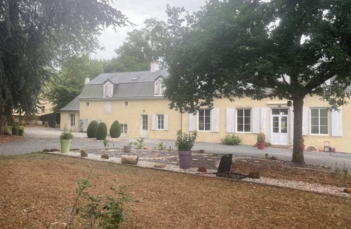 Etival-les-le-Mans Bed & Breakfast | Colas guest rooms with swimming pool for rent Le Mans/Circuit 24 H