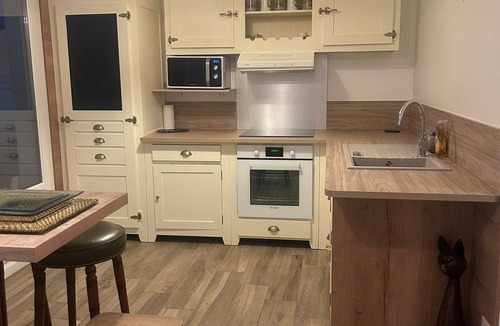 Graville Apartment | Colocation Appartement Refais à Neuf. Idéal Pour Travailleurs ou Étudiants