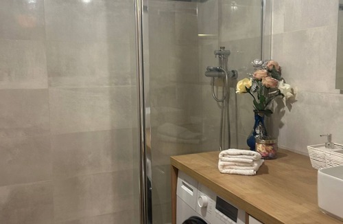 Graville Apartment | Colocation Appartement Refais à Neuf. Idéal Pour Travailleurs ou Étudiants