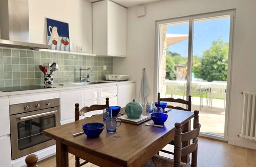 Combrit House | Combrit - Renovated stone house near beach with enclosed garden