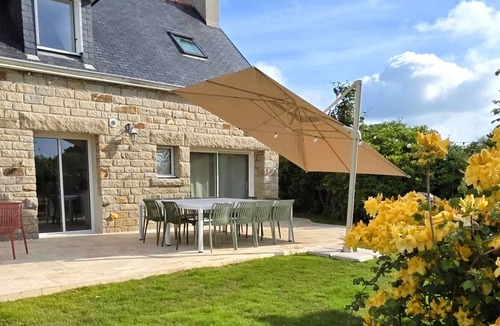 Combrit House | Combrit - Renovated stone house near beach with enclosed garden