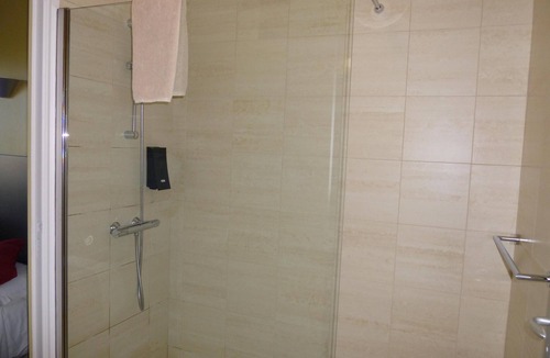 Belleville-sur-Loire Hotel | COMFORT room on the garden side