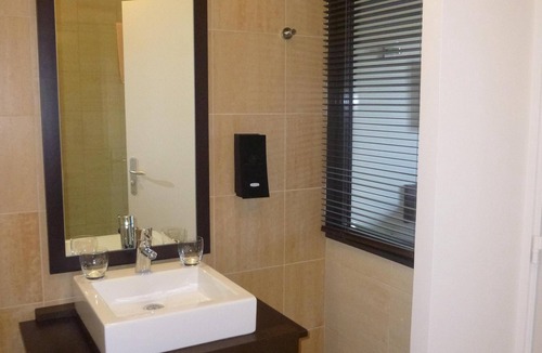 Belleville-sur-Loire Hotel | COMFORT room on the garden side