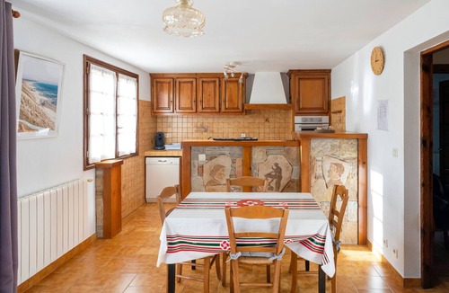 Saint-Pee-sur-Nivelle Apartment | Comfortable Apartment Near the Spanish Border