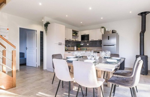 Saint-Germain-sur-Ay Cottage | Comfortable house, pets allowed - 8 guests