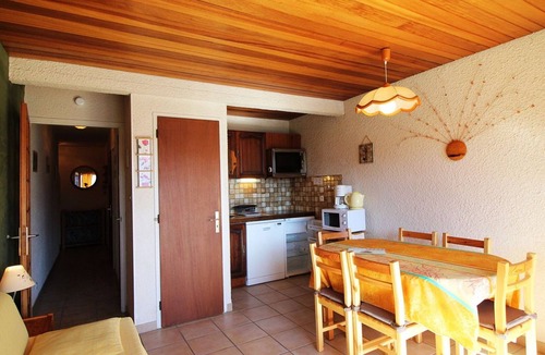 Auris House | Comfortable 2-room flat at the foot of the slopes with balcony and free parking