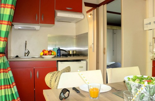 Saint-Genies Ski Chalet | Comfortable 3-Room Chalet for 5 People