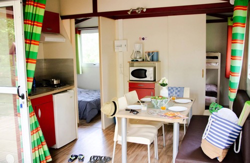 Saint-Genies Ski Chalet | Comfortable 3-Room Chalet for 5 People