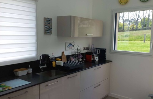 Tregastel House | Comfortable 3-star house in a green setting
