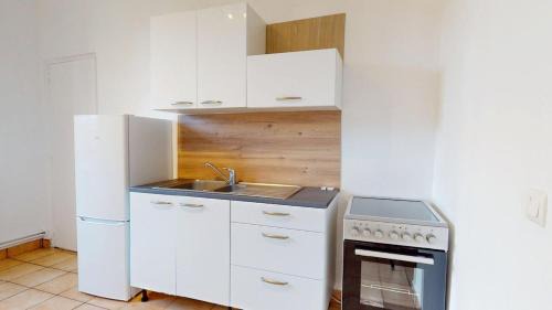 Saint-Charles du Port Apartment | Comfortable apartment Rue Gustave Brindeau