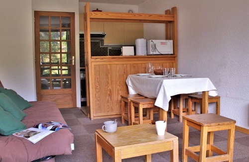 Risoul Apartment | Comfortable Apartment with Pool, Tennis and Pets in Risoul