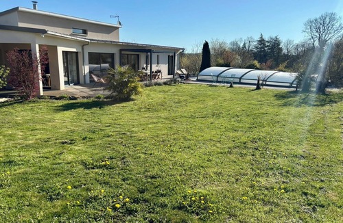 Onet-le-Chateau House | Comfortable contemporary villa with swimming pool, large plot, fiber/wifi
