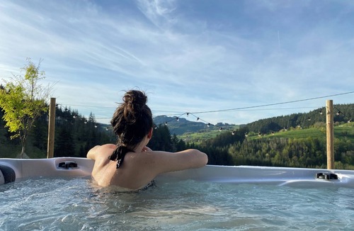 Chauffailles House | Comfortable family estate in the countryside with jacuzzi, 15 people maximum.