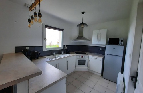 Guisseny House | Comfortable family gite by the sea, pets welcome.