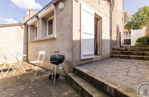 Omonville-la-Rogue Cottage | Comfortable house in Omonville la Rogue with private courtyard, near the harbor