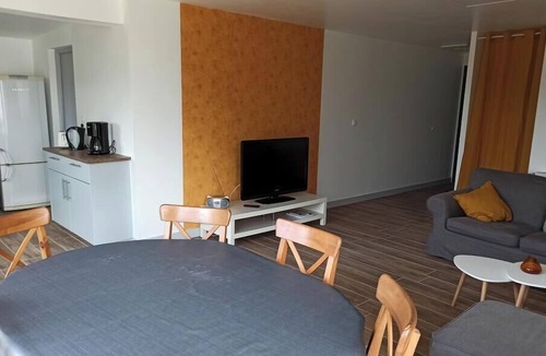 Surzur House | comfortable house on the ground floor, terrace, 15 minutes from the beaches, pets allowed