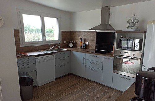 Surzur House | comfortable house on the ground floor, terrace, 15 minutes from the beaches, pets allowed