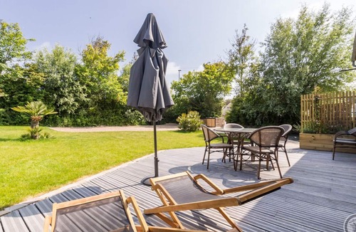 Reville Cottage | Comfortable house with private garden in Réville