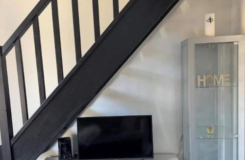 Alfortville Apartment | Comfortable location
