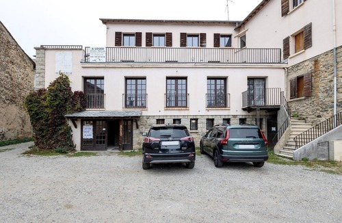 Formigueres Apartment | Comfortable Mountain Stay in Formiguères: 4Bedrooms, 9Min from the Ski Resort with Private Terrace !