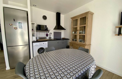 Itxassou Apartment | Comfortable T1 Bis in Itxassou with Garden, Pets Allowed