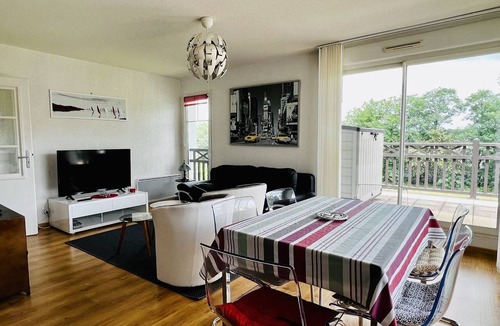 Cambo-les-Bains Apartment | Comfortable T2 in Cambo-Les-Bains with Terrace and Parking