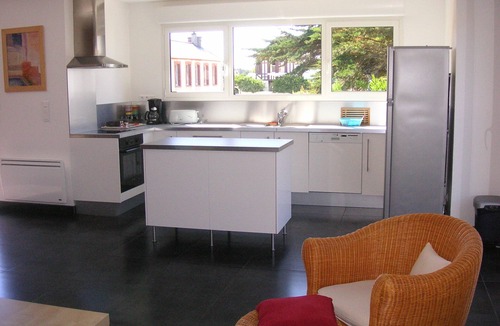 Denneville House | Comfortable Wooden House – Denneville - 50m from the beach - Sleeps 10