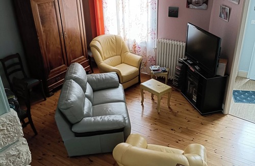 Vichy House | Comme à la Campagne , Maison, 20 mn à Pied du Centre Ville, Thermes. Bus 60 m