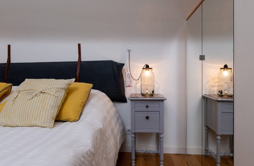 La Croix-Hellean Bed & Breakfast | Comme Avant Guest Room – Les Hortensias