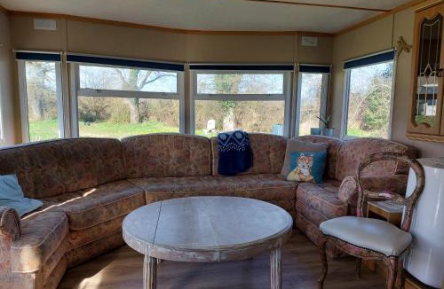 Arcomps Other | "Comme chez Moi", Mobile-home dans Camping à la ferme
