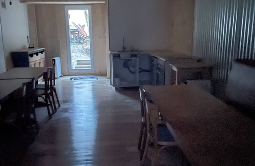 Saint-Satur House | Comme Chez soi 4 Maisons Dans un Jardin 23 Pers Ptit dej Offert Repas Possible