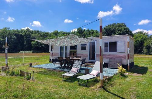Arcomps Other | "Comme Chez Toi", Mobile-home dans Camping à la ferme