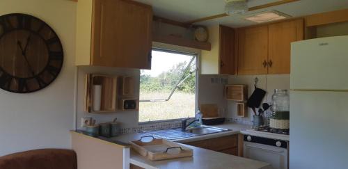Arcomps Other | "Comme Chez Toi", Mobile-home dans Camping à la ferme