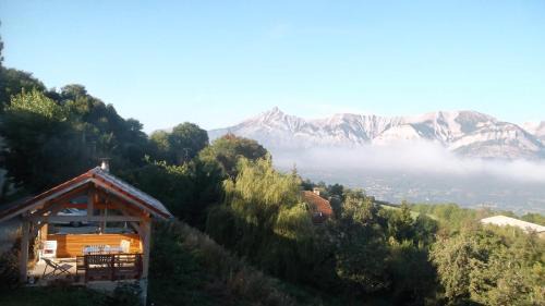 Saint-Bonnet-en-Champsaur Bed & Breakfast | Comme un écrin. Chambres et table d'hôtes