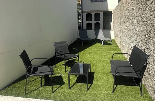 Ampuis Apartment | Condrieu: Air-conditioned ground-floor apartment with private, enclosed parking