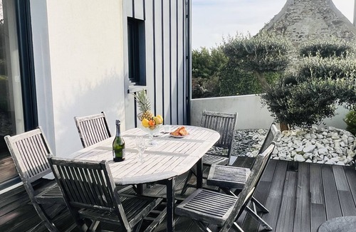 Goulven Villa | Confortable seaview mansion with elevator hamam + hot tube + closed garden