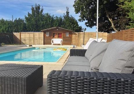La Ferte-Gaucher Apartment | Confortable studio avec Piscine à partager en option