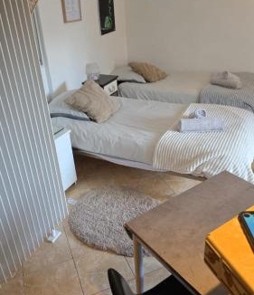 La Ferte-Gaucher Apartment | Confortable studio avec Piscine à partager en option