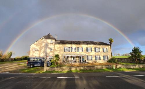 Ceaux Hotel | Contact Hotel Les Montois
