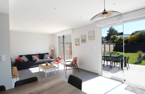 Saint-Jean-de-la-Riviere Cottage | Contemporary house near beach, perfect for families