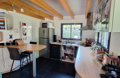 Plobannalec-Lesconil House | Contemporary villa in a wooded environment