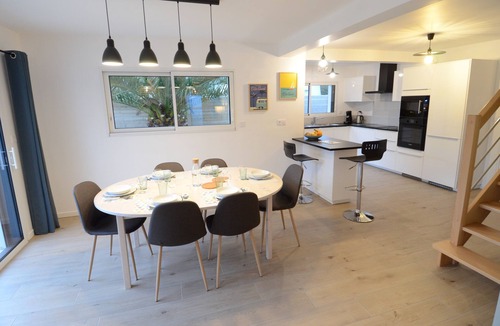 Tregastel House | Contemporary 4* house in Trégastel, close to beaches and shops.
