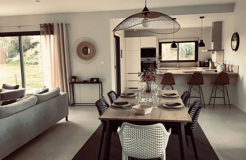 Tregastel House | Contemporary house (110 m2), 5-minute walk from sandy beaches and the GR