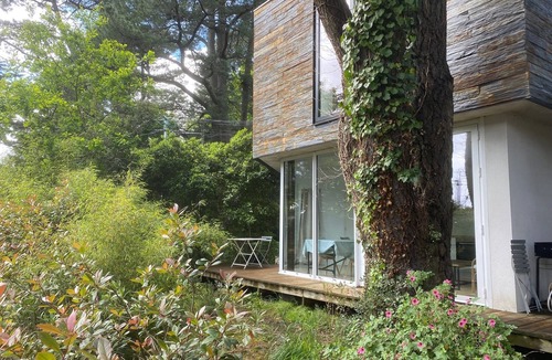 Arradon House | Contemporary tree house, 5 minutes from the beach