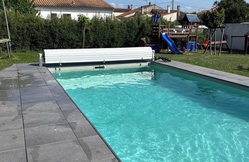 Tonnay-Charente House | Contemporary villa with heated pool and air-conditioned living room