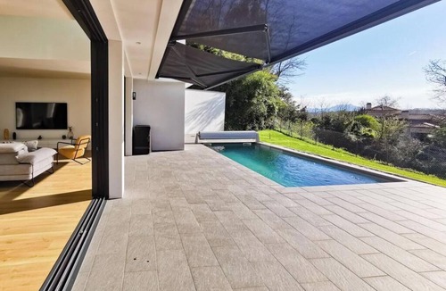 Bayonne House | Contemporary villa with a pool in Bayonne, set in lush greenery