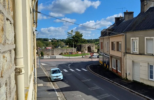 Saint-Sauveur-le-Vicomte Apartment | Cosy apartment at the foot of the Château