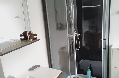 Paroisse Notre-Dame de Serre et Oise House | Cosy accommodation with garden and terrace