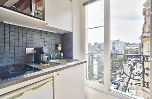 Quartier de la Porte-Saint-Denis Apartment | Cosy and New Studio in the Heart of Paris (5F)