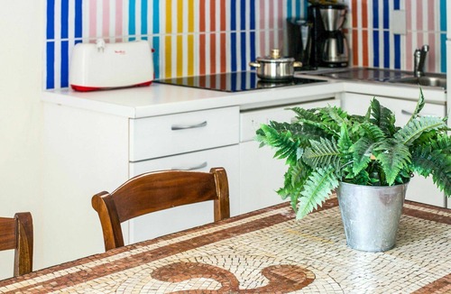 La Bastide-Clairence Apartment | Cosy apartment for 4 people with WIFI, pool, TV, terrace and pets allowed